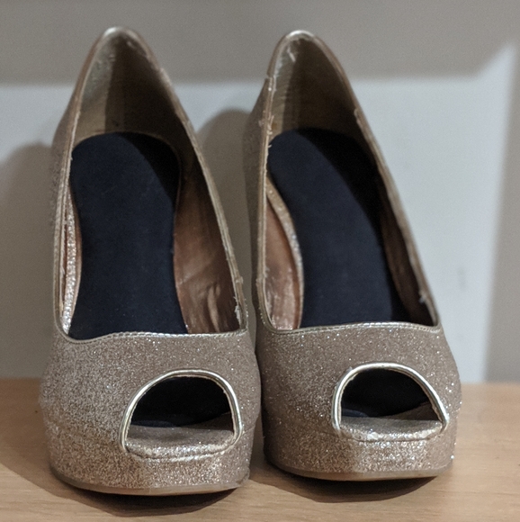 High heels - Picture 3 of 3